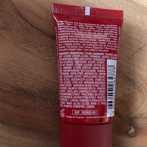 Clarins Super Restorative Anti-aging night moisturizer - Picture 4 of 5